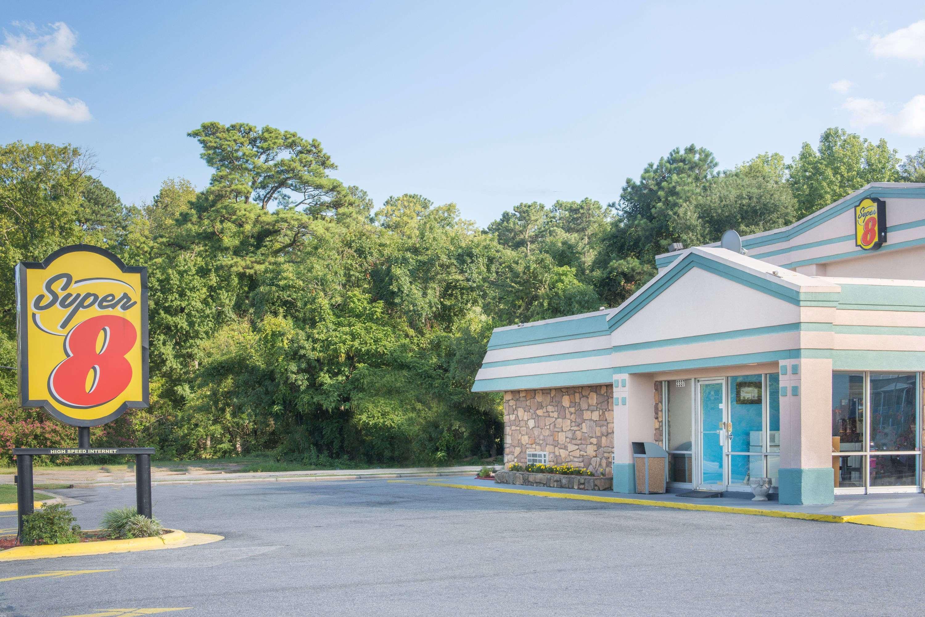 Super 8 By Wyndham Durham/University Area Nc Exteriör bild