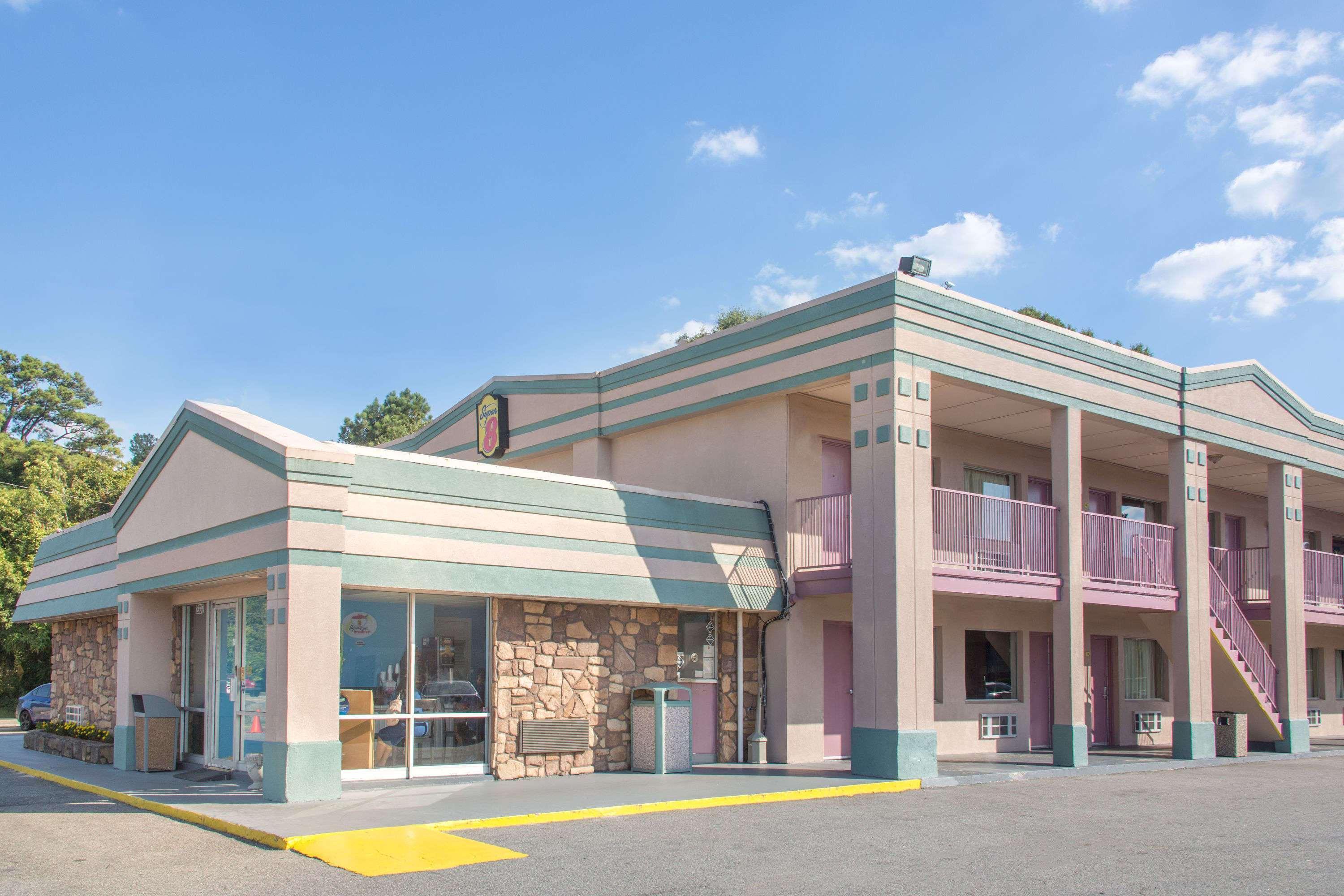 Super 8 By Wyndham Durham/University Area Nc Exteriör bild