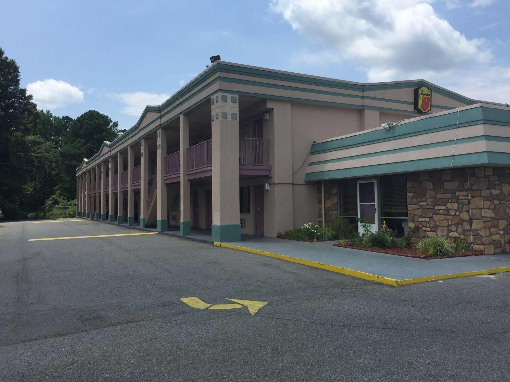 Super 8 By Wyndham Durham/University Area Nc Exteriör bild